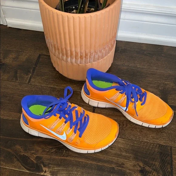 Neon Orange Nike Free Running Shoes - Picture 4 of 7